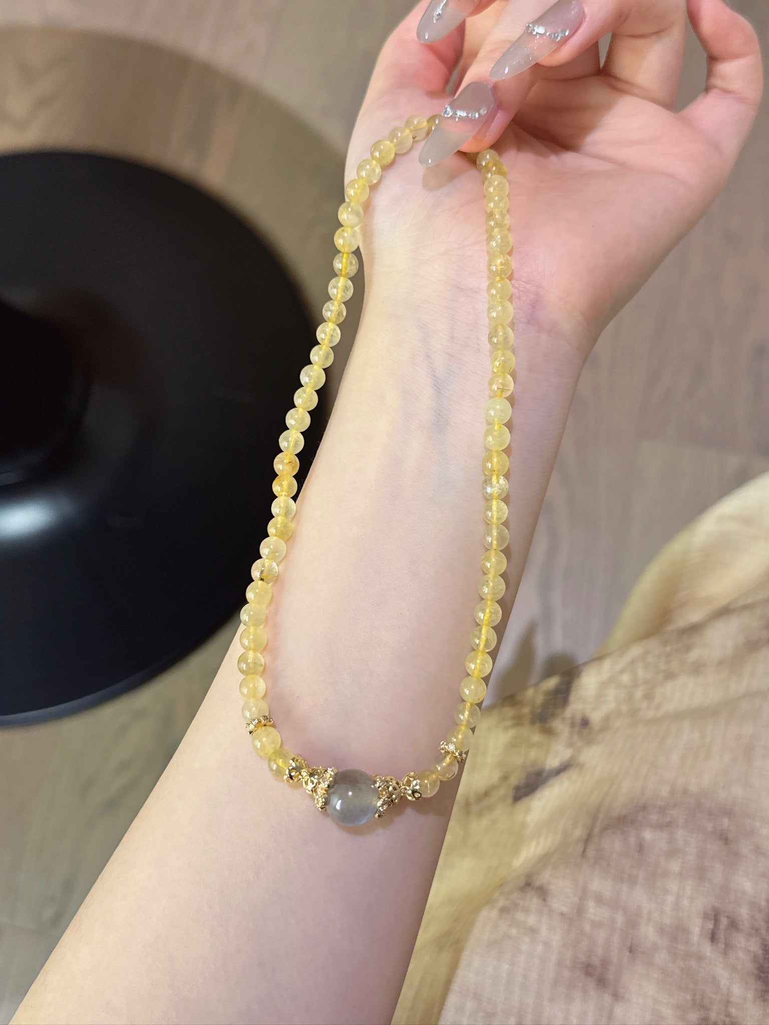 ▫️▪️ Blonde crystal gray moonlight bracelet